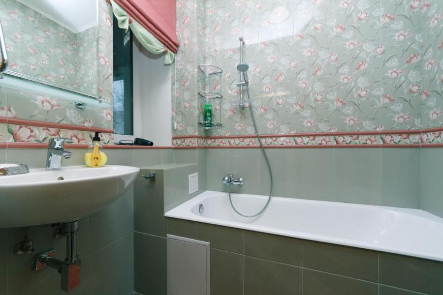Three-Room Apartments At The Polytechnic Institute Kiev Extérieur photo
